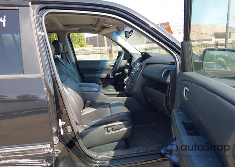 2011 Honda Pilot Touring z USA, uszkodzony, nr VIN 5FNYF4H95BB016923